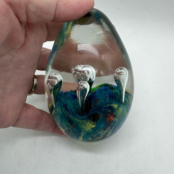 DYNASTY GALLERY Egg Shaped Paperweight Aliens Of The Universe Bubbles 4 Inches - Picture 3 of 5